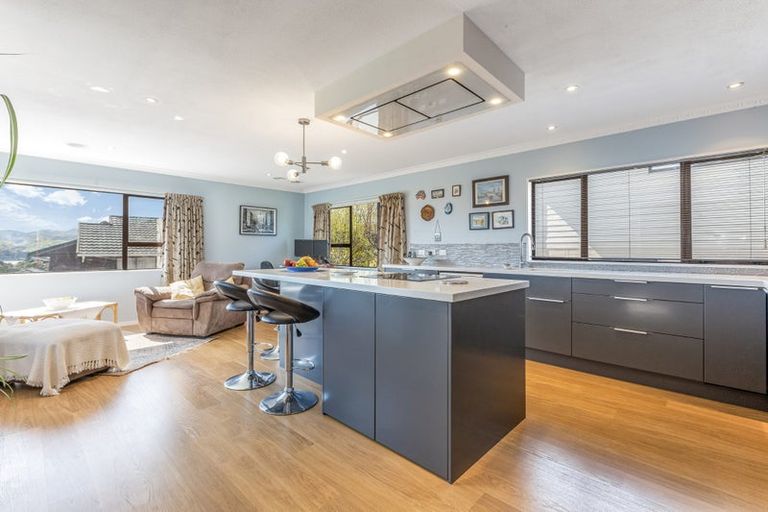 Photo of property in 7 The Top Gallant, Whitby, Porirua, 5024