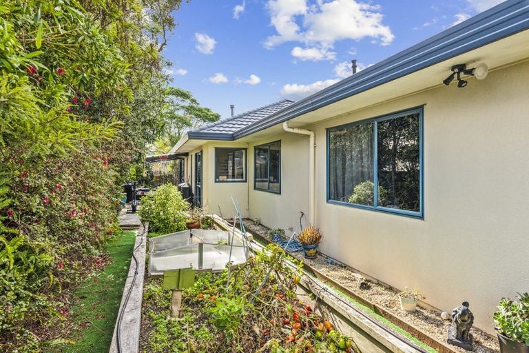 Photo of property in 8 Leigh Place, Paraparaumu Beach, Paraparaumu, 5032