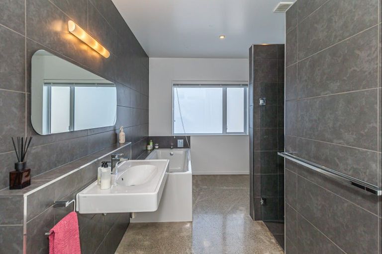 Photo of property in 342a Tararua Road, Levin, 5571
