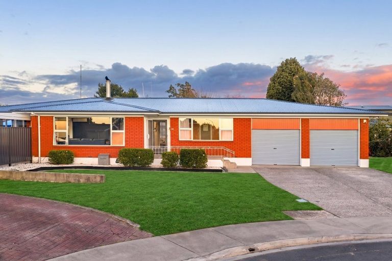 Photo of property in 17 Seamer Place, St Andrews, Hamilton, 3200