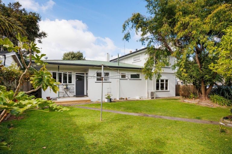 Photo of property in 50 Heretaunga Street, Palmerston North, 4414