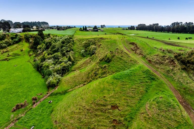 Photo of property in 196 Mokau Road, Urenui, 4377