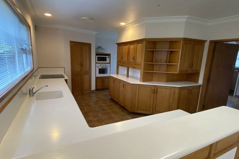 Photo of property in 212a Tukapa Street, Westown, New Plymouth, 4310