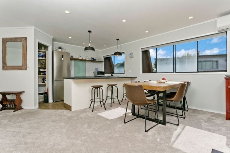 Photo of property in 8/27 Rangatira Road, Birkdale, Auckland, 0626