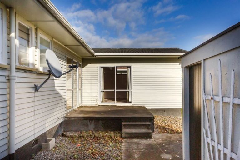 Photo of property in 11 Somerset Crescent, Highbury, Palmerston North, 4412