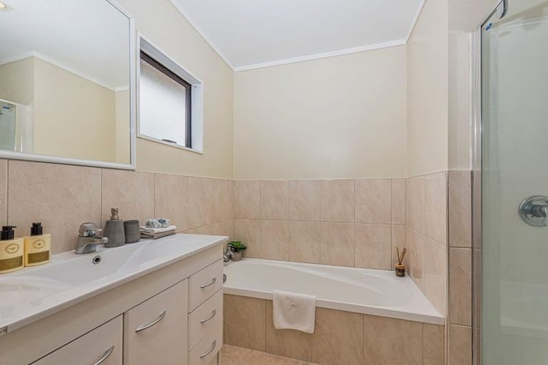 Photo of property in 2/109 Don Buck Road, Massey, Auckland, 0614