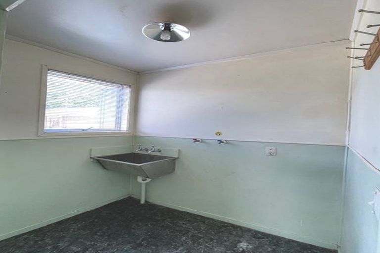 Photo of property in 3 Harwell Place, Mangere, Auckland, 2022