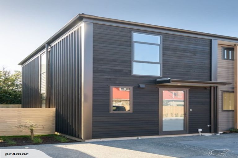 Photo of property in 74u6 Derwent Street, Island Bay, Wellington, 6023