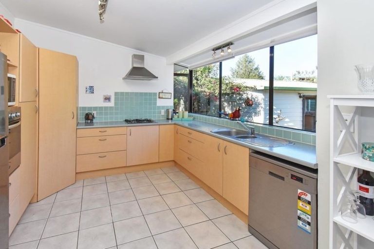 Photo of property in 52 Taihiki Road, Clarks Beach, 2122