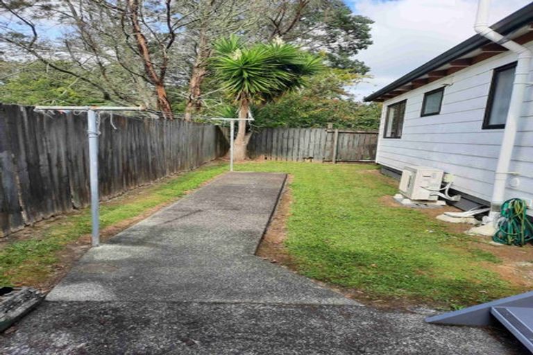 Photo of property in 3/180 Henderson Valley Road, Henderson, Auckland, 0612