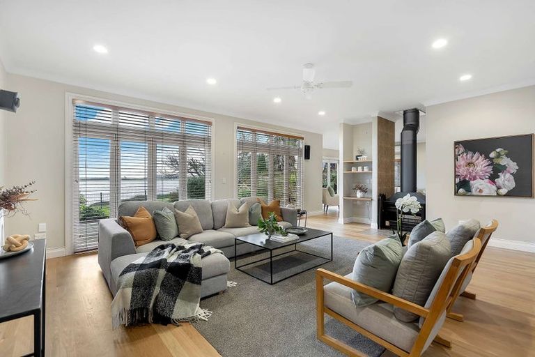 Photo of property in 17 Elsie Drive, Waiuku, 2123