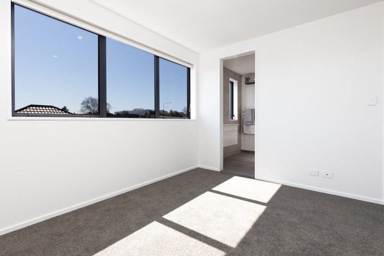 Photo of property in 2/59 Waimairi Road, Upper Riccarton, Christchurch, 8041