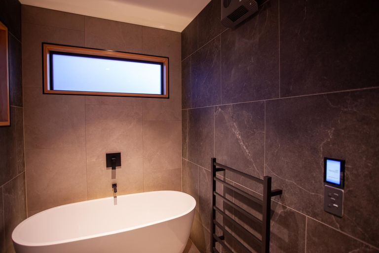 Photo of property in 41 Mount Linton Avenue, Wanaka, 9305