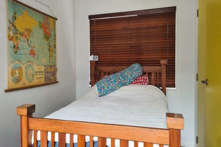 Photo of property in 2/224 Forrest Hill Road, Forrest Hill, Auckland, 0620