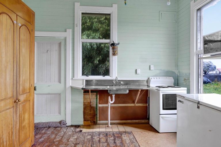 Photo of property in 62-64 Patu-kukupa Street, Manaia, 4612