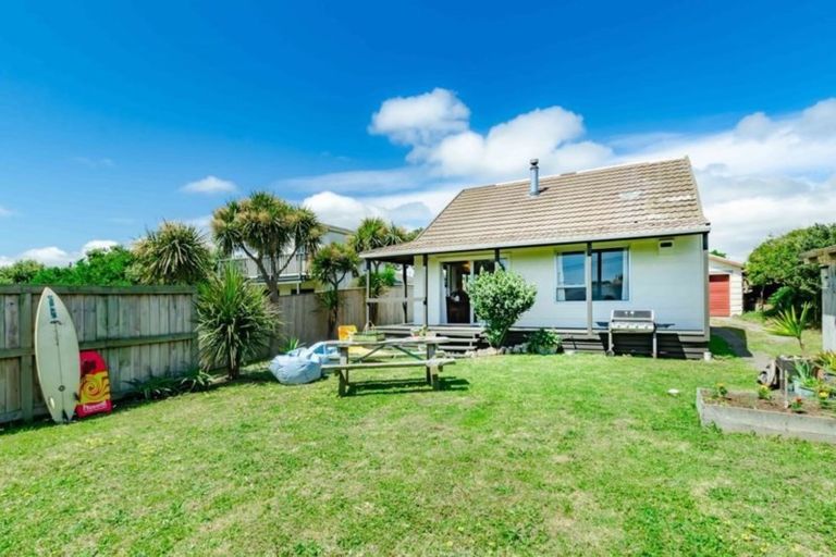 Photo of property in 56 Dixie Street, Te Horo Beach, Otaki, 5581