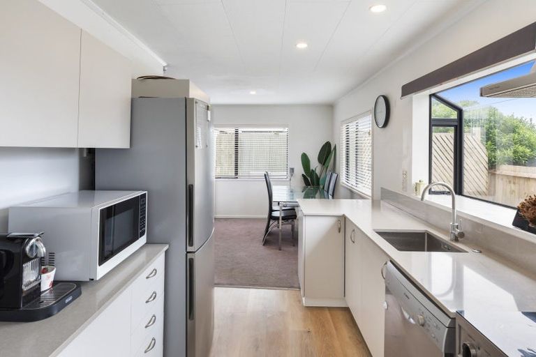 Photo of property in 64 Effingham Street, North New Brighton, Christchurch, 8083