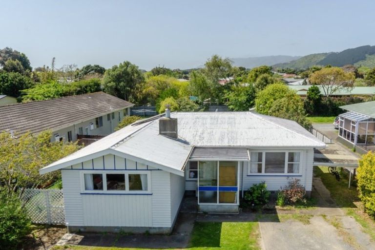 Photo of property in 64 Kapiti Road, Paraparaumu, 5032