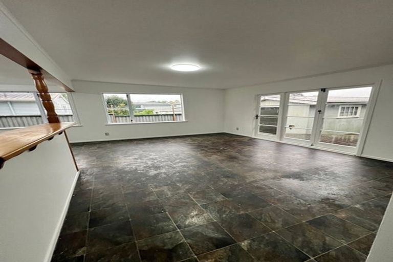 Photo of property in 20 Evans Road, Weymouth, Auckland, 2103