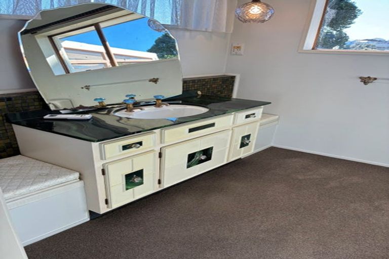 Photo of property in 10 The Spinney, Pahurehure, Papakura, 2113