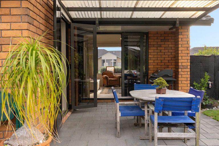 Photo of property in 5 Seabreeze Place, Papamoa Beach, Papamoa, 3118