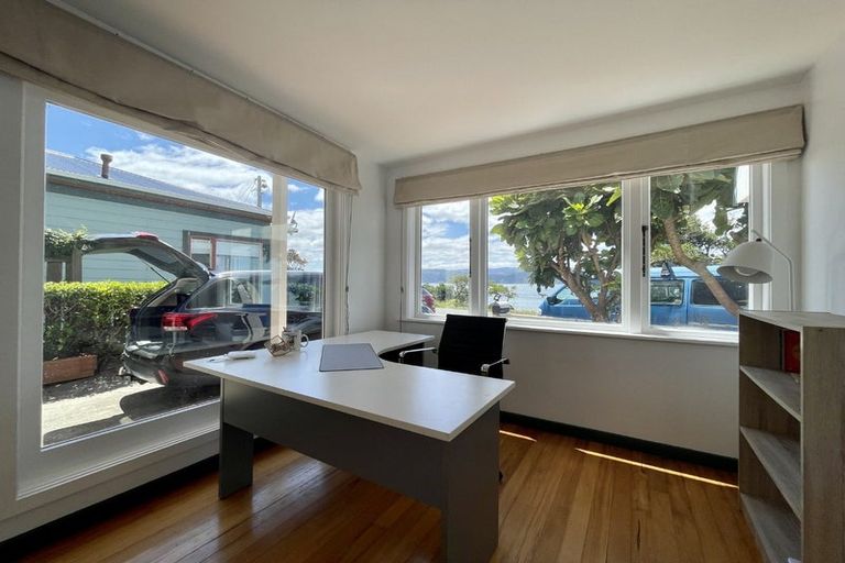 Photo of property in 299 Karaka Bay Road, Karaka Bays, Wellington, 6022