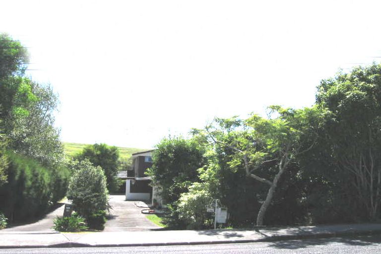 Photo of property in 2/17 Glenvar Road, Torbay, Auckland, 0630