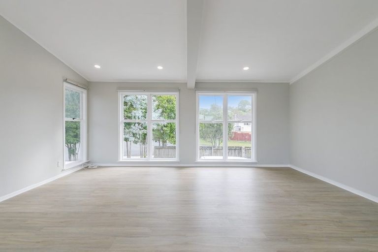 Photo of property in 16 Helena Street, Massey, Auckland, 0614