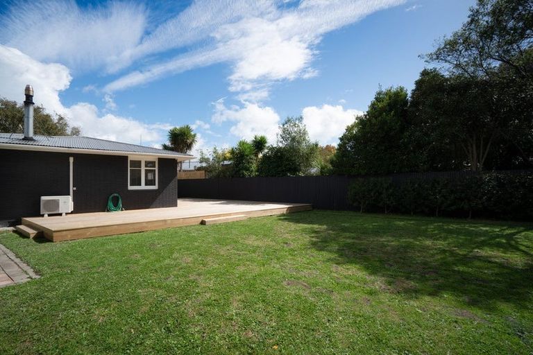 Photo of property in 15 Ruamahanga Crescent, Terrace End, Palmerston North, 4410