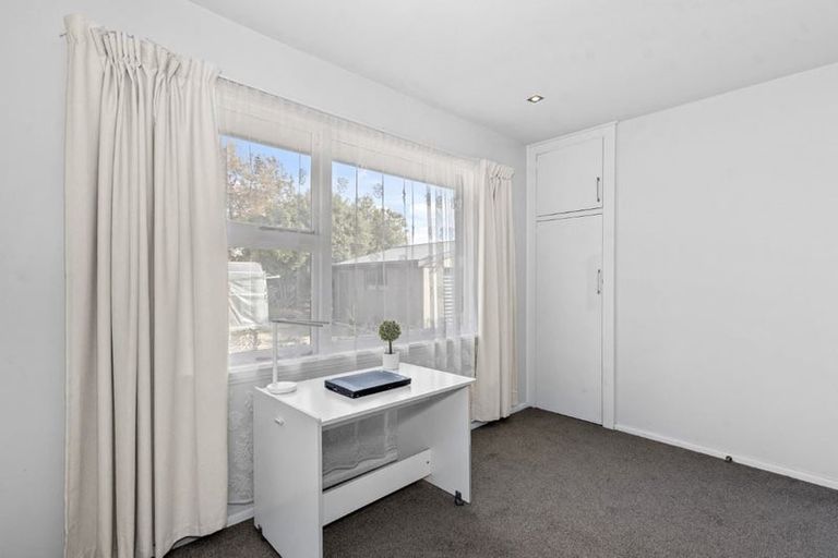 Photo of property in 20 Oriana Crescent, Hornby, Christchurch, 8042
