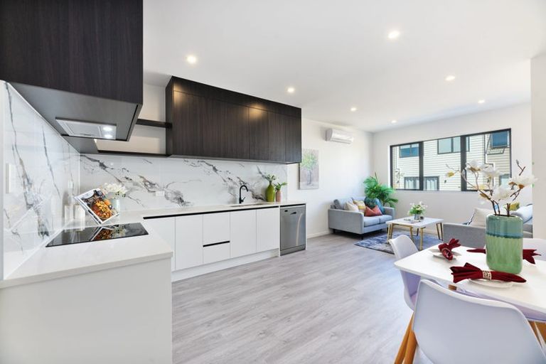 Photo of property in 17d Ranch Avenue, Beach Haven, Auckland, 0626