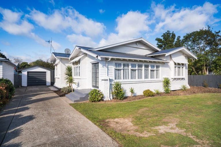 Photo of property in 38 Argyle Avenue, Takaro, Palmerston North, 4410