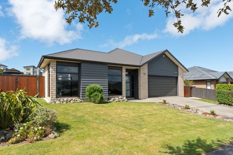 Photo of property in 21 Nelson Avenue, Aotea, Porirua, 5024