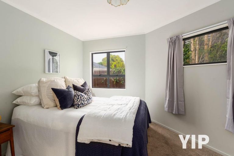 Photo of property in 10 Longmont Terrace, Churton Park, Wellington, 6037