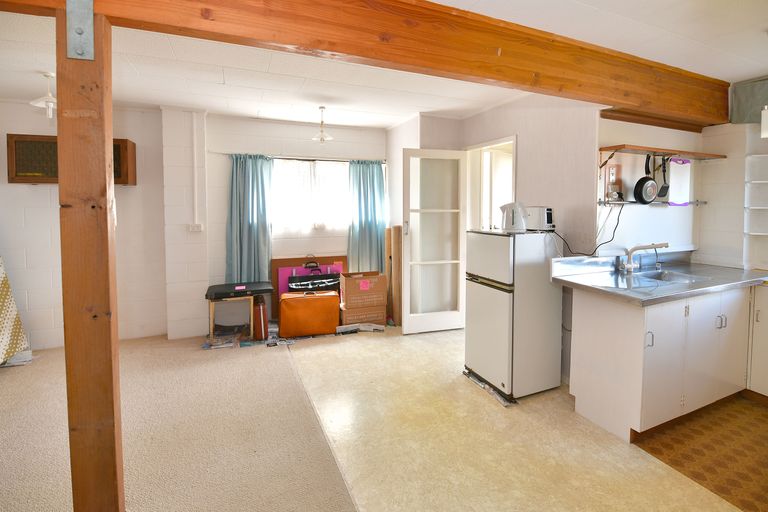 Photo of property in 1 Orewa Heights Crescent, Orewa, 0931