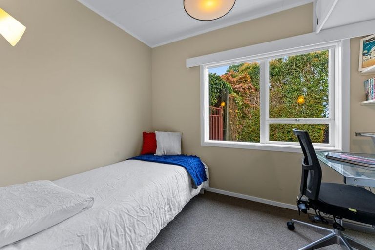 Photo of property in 21a Forrest Hill Road, Milford, Auckland, 0620