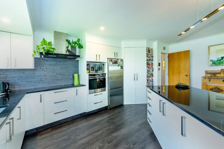 Photo of property in 32 Althorp Place, Avonhead, Christchurch, 8042