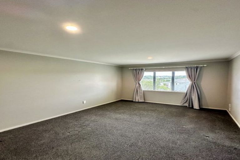 Photo of property in 45 Sonoma Crescent, Oteha, Auckland, 0632