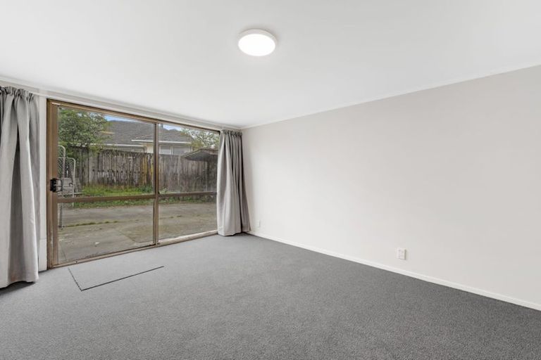 Photo of property in 194 Don Buck Road, Massey, Auckland, 0614