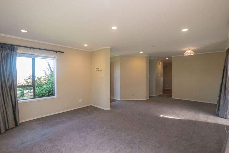 Photo of property in 3 Cairnbrae Court, Northcross, Auckland, 0632