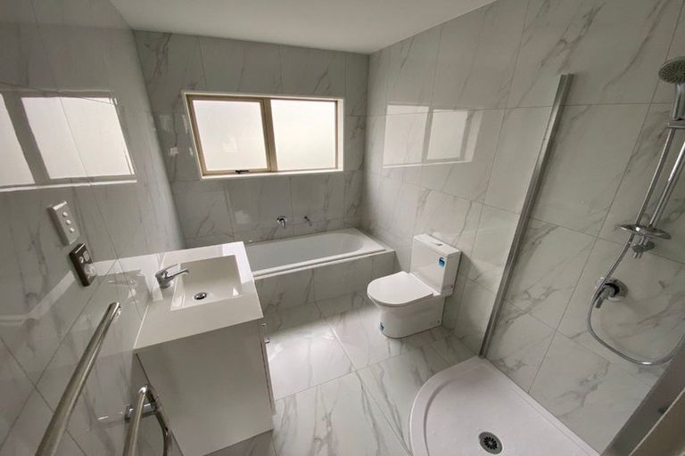 Photo of property in 15b Halswell Street, Mangere East, Auckland, 2024