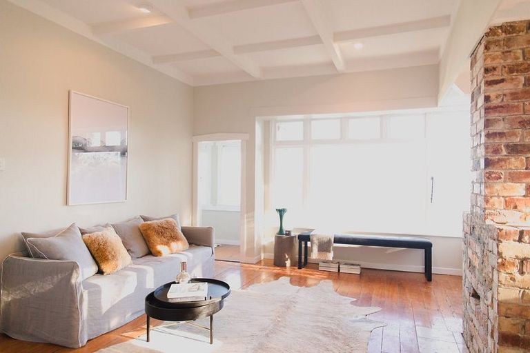 Photo of property in 112 Queen Street, Northcote Point, Auckland, 0627