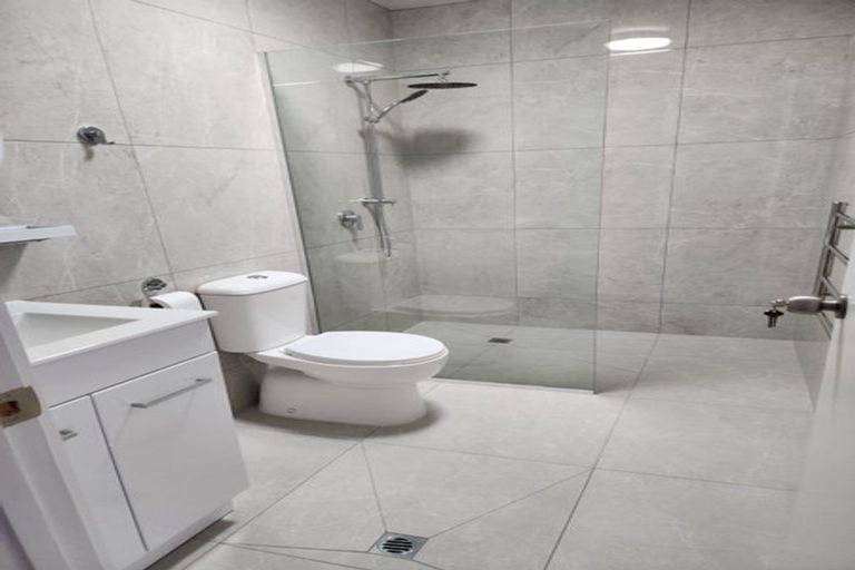 Photo of property in 46 Spinnaker Drive, Te Atatu Peninsula, Auckland, 0610
