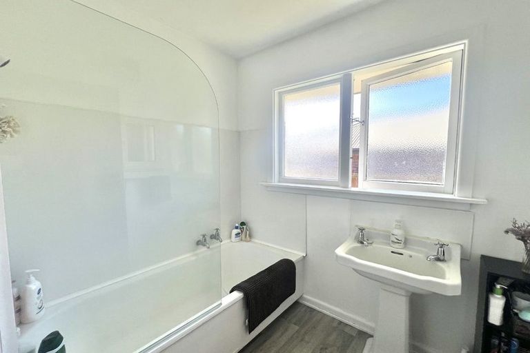 Photo of property in 1/106 Harris Crescent, Papanui, Christchurch, 8053