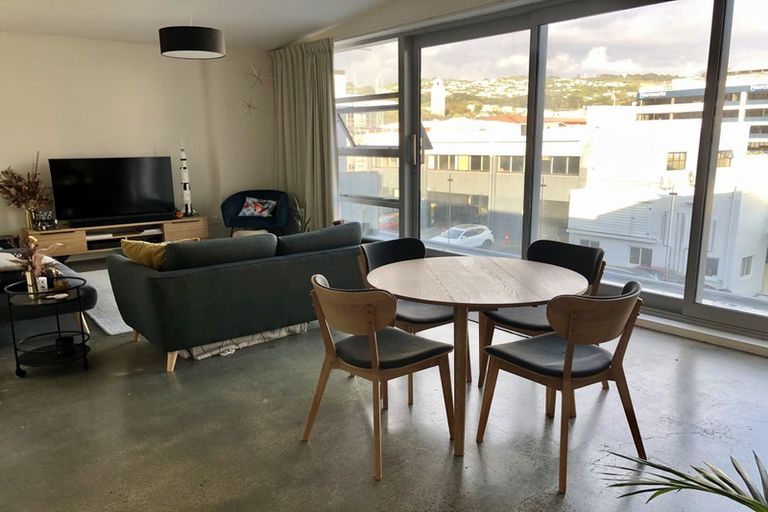 Photo of property in 25u1 Home Street, Mount Victoria, Wellington, 6011