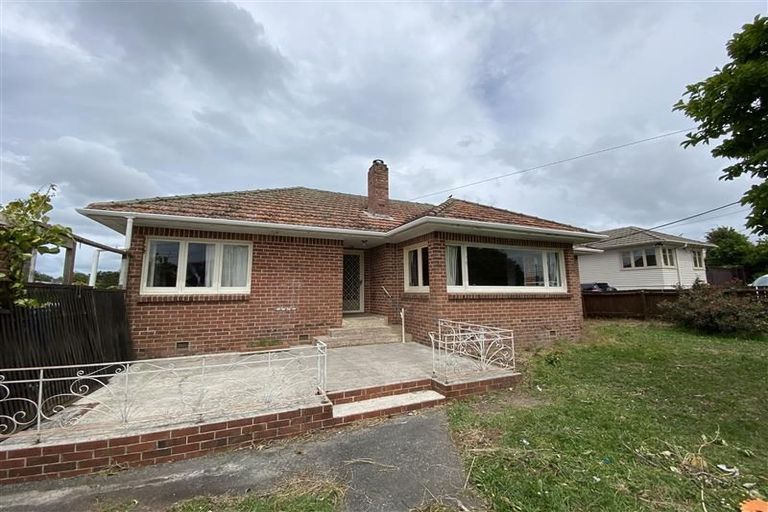 Photo of property in 5 Margan Avenue, New Lynn, Auckland, 0600