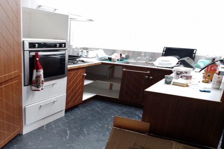 Photo of property in 10 Lilburn Crescent, Massey, Auckland, 0614