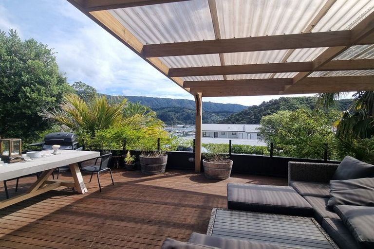 Photo of property in 8 Rutland Street, Picton, 7220