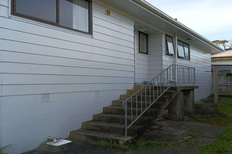 Photo of property in 10 Elvira Place, Ranui, Auckland, 0612