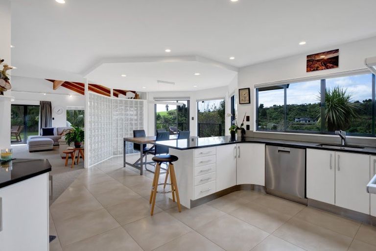 Photo of property in 371b Mangorei Road, Merrilands, New Plymouth, 4312